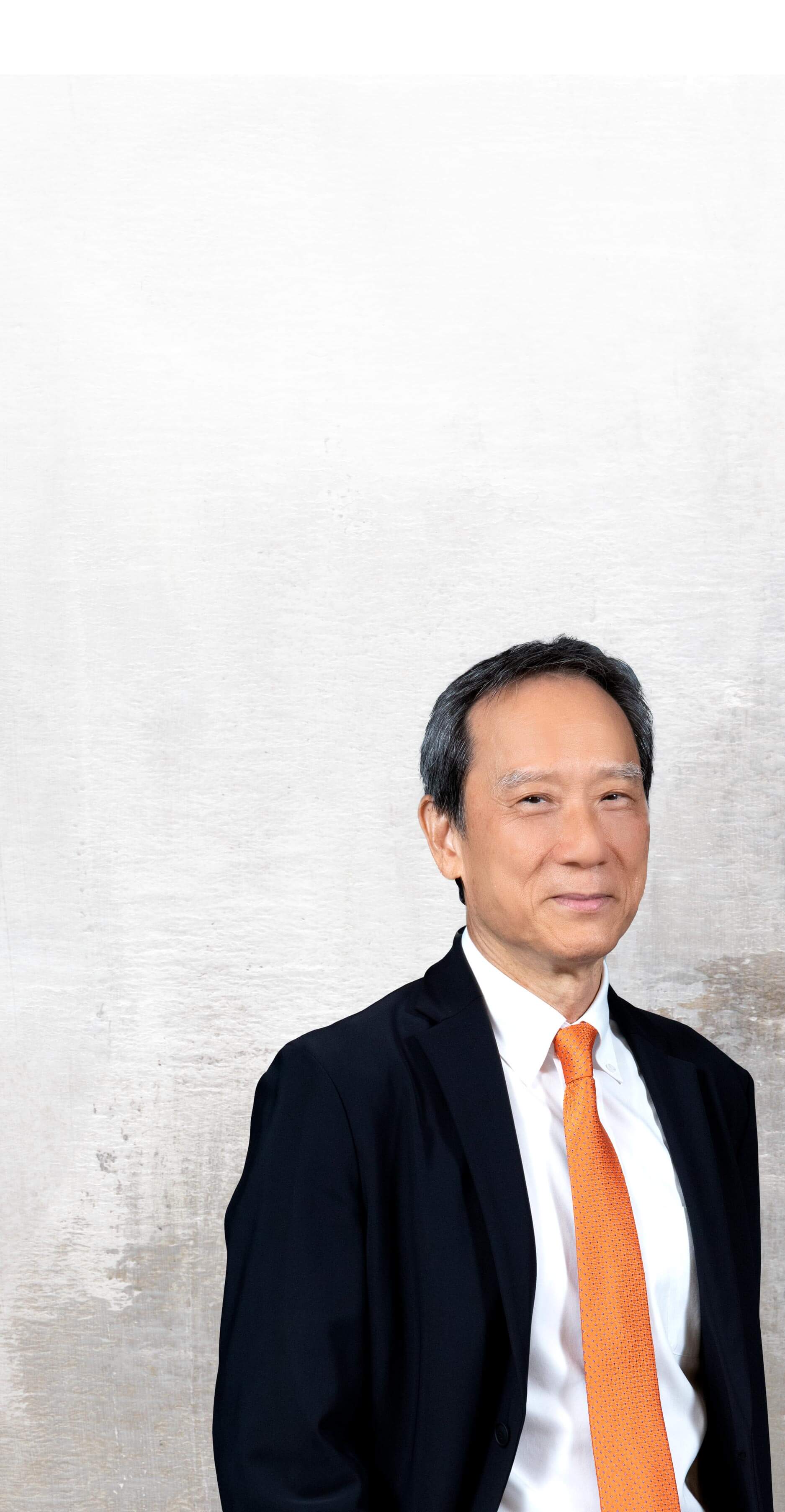 臺大國企系名譽教授李吉仁：25年教學經驗，累計3,000名臺大EMBA學生，曾任玉山、王品、台達電、宏碁等企業獨立董事與顧問，推動社會創新與企業轉型策略。