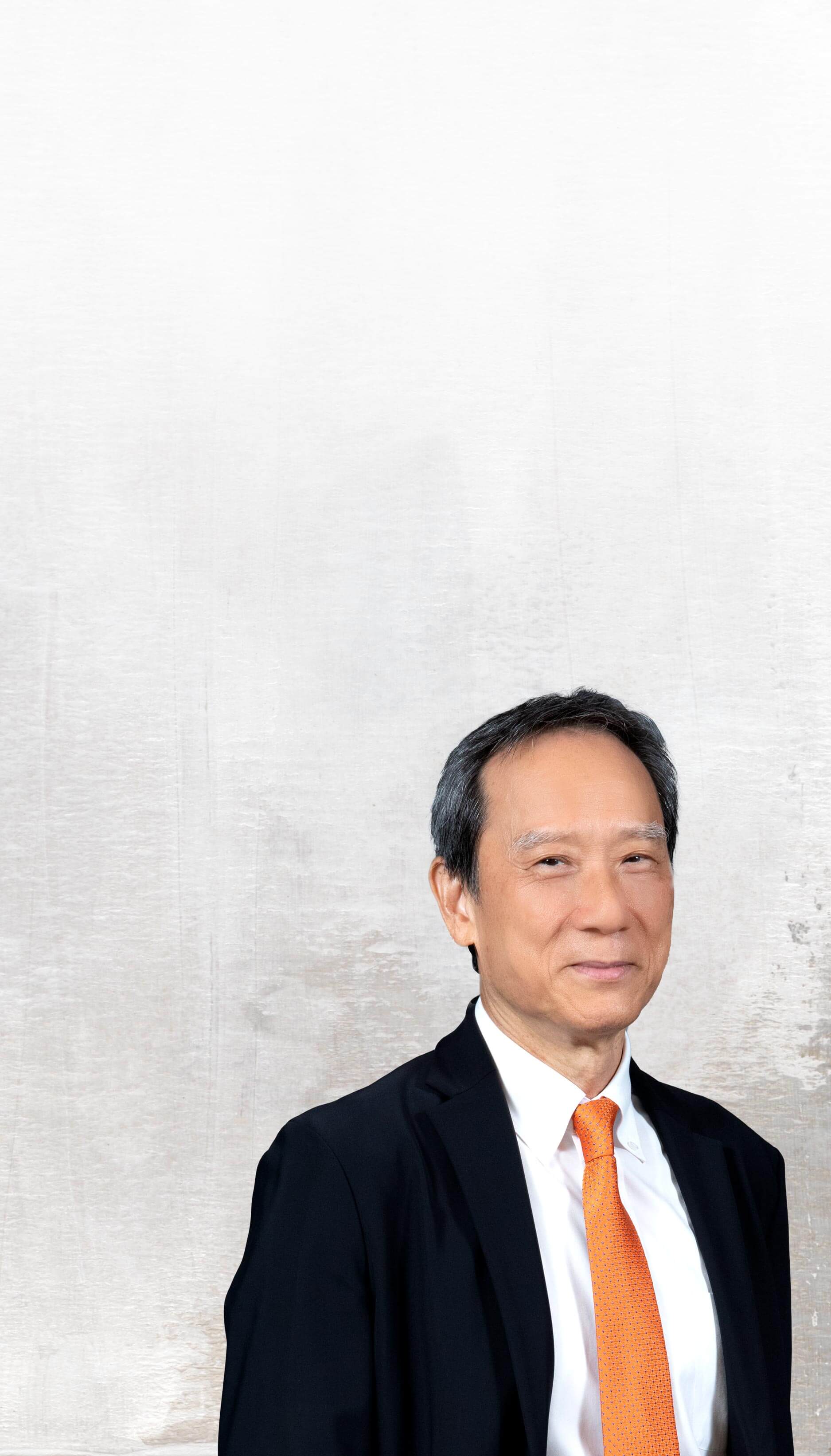 臺大國企系名譽教授李吉仁：25年教學經驗，累計3,000名臺大EMBA學生，曾任玉山、王品、台達電、宏碁等企業獨立董事與顧問，推動社會創新與企業轉型策略。